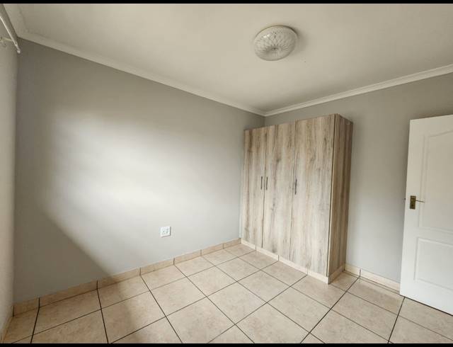 2 BEDROOM SIMPLEX TO LET IN CRESTHOLME